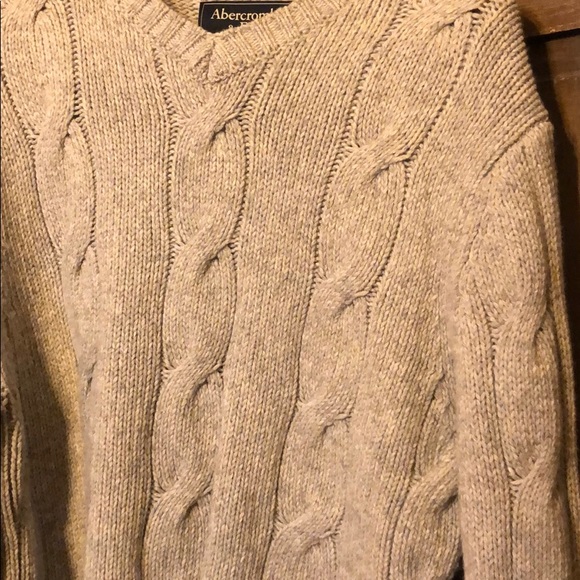 Abercrombie chunky cable knit V-neck sweater - Picture 3 of 6